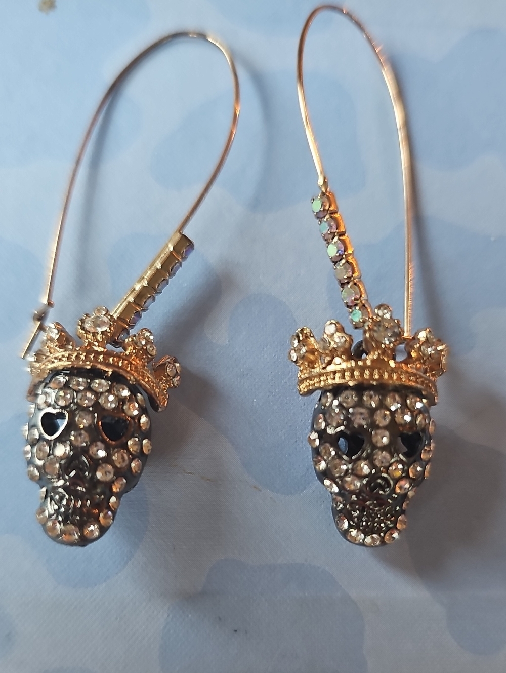 Betsey Johnson Skull Earrings Gold Tone Drop Gothic Halloween crystal Silver